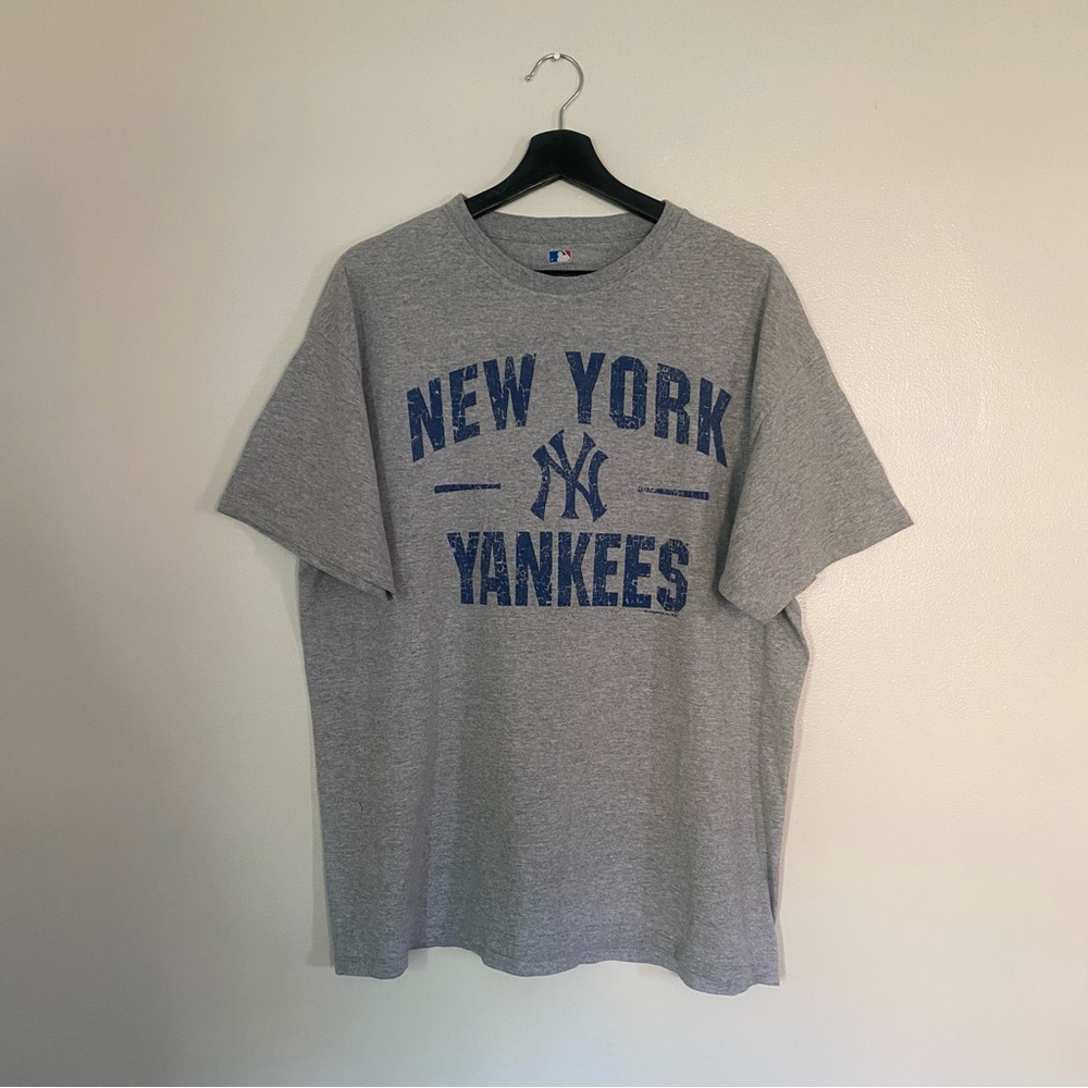 MLB New York Yankees Gray Short Sleeve T-Shirt, Men's Extra Large